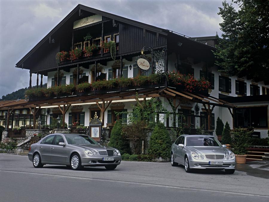  Mercedes-Benz E-Class 2002 года  (фото 37 из 448)
